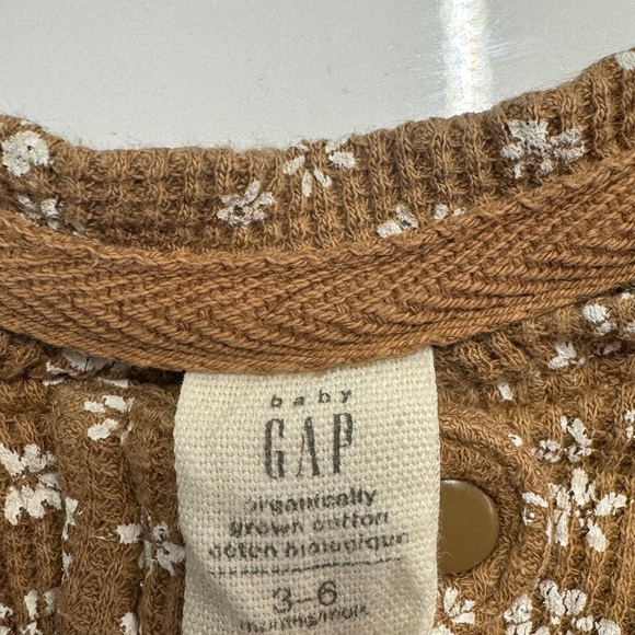 Baby Gap Sleepers - Picture 2 of 4
